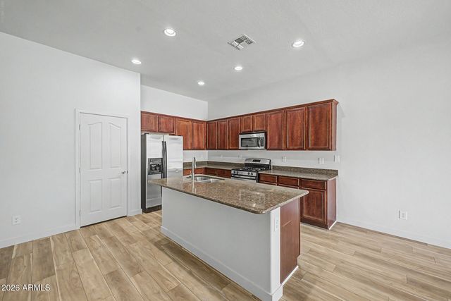 206 W BLUE LAGOON Drive, Casa Grande, AZ 85122