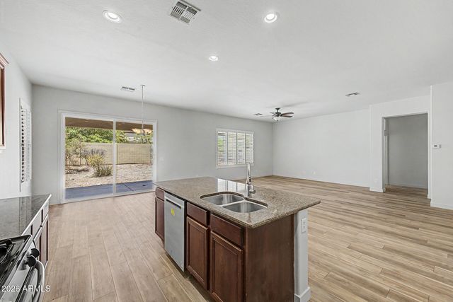 206 W BLUE LAGOON Drive, Casa Grande, AZ 85122