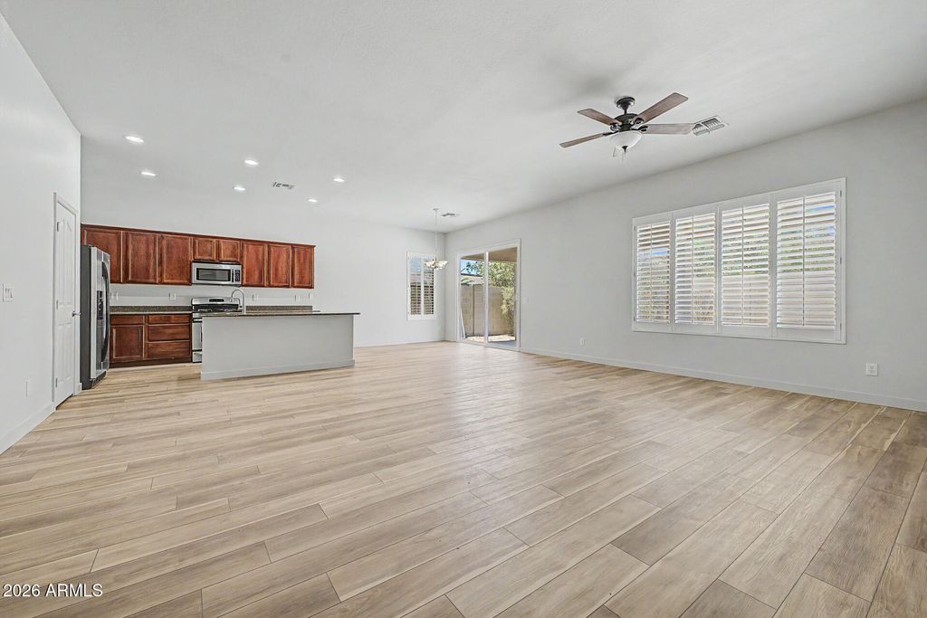 206 W BLUE LAGOON Drive, Casa Grande, AZ 85122 — photo 4