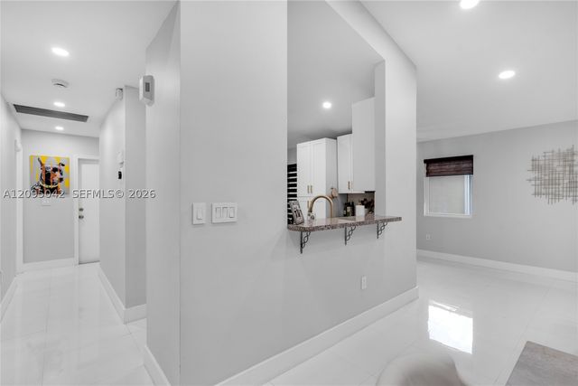 11817 SW 7th St, Pembroke Pines, FL 33025