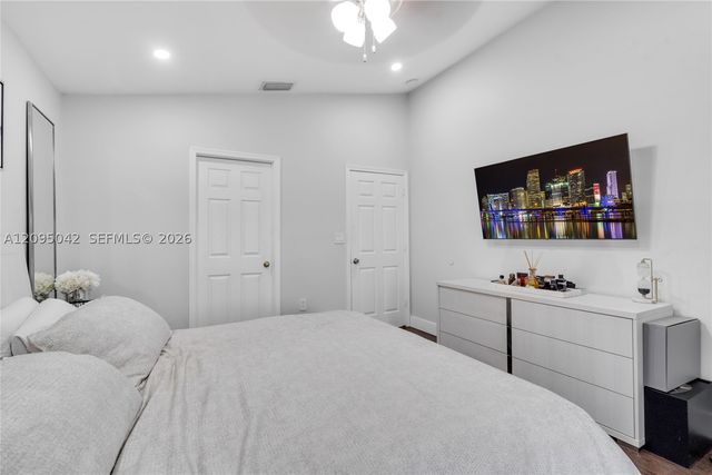 11817 SW 7th St, Pembroke Pines, FL 33025
