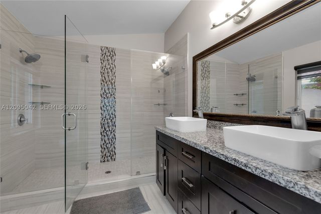 11817 SW 7th St, Pembroke Pines, FL 33025