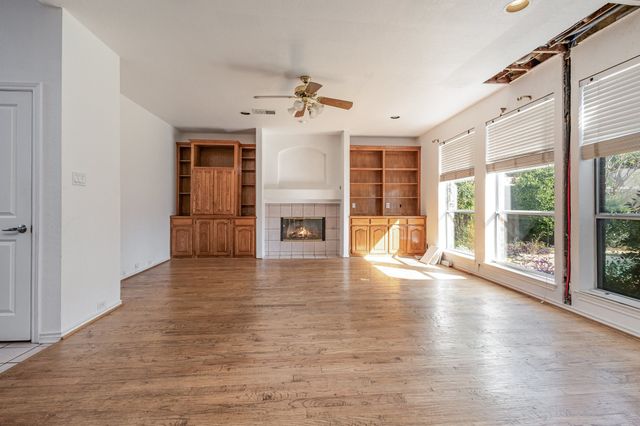 2514 Fallview Lane, Carrollton, TX 75007