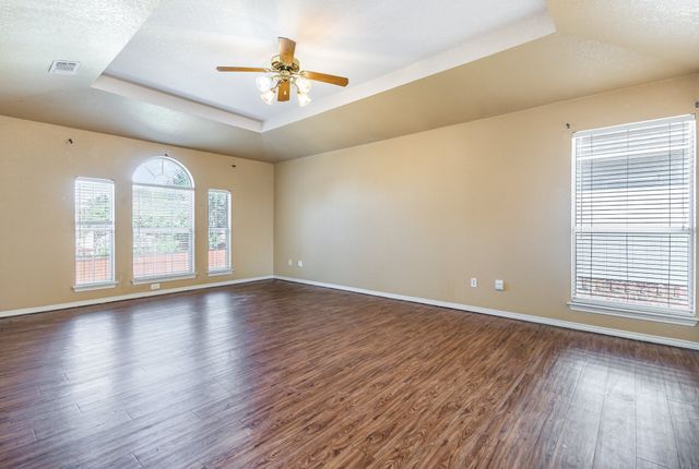 2514 Fallview Lane, Carrollton, TX 75007