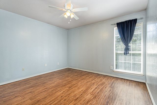 2514 Fallview Lane, Carrollton, TX 75007