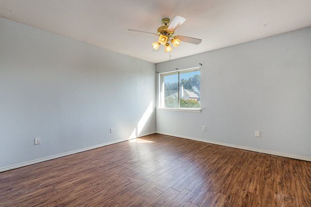 2514 Fallview Lane, Carrollton, TX 75007