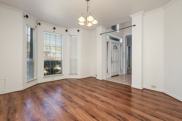 2514 Fallview Lane, Carrollton, TX 75007