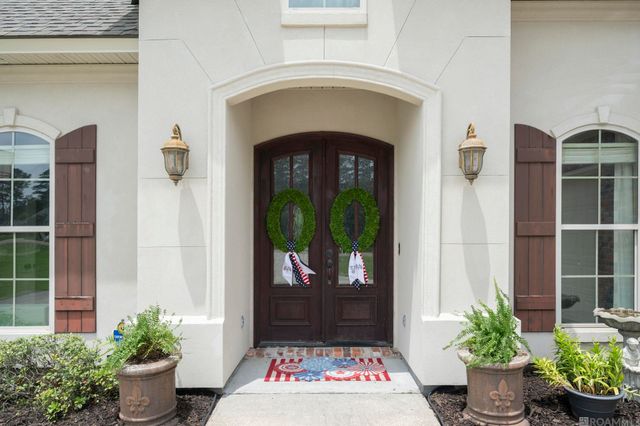 32953 Fox Run Dr, Walker, LA 70785