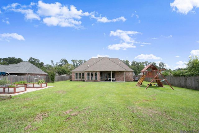 32953 Fox Run Dr, Walker, LA 70785