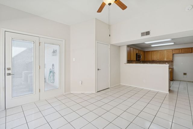 2904 Hunters Point Lane, Carrollton, TX 75007