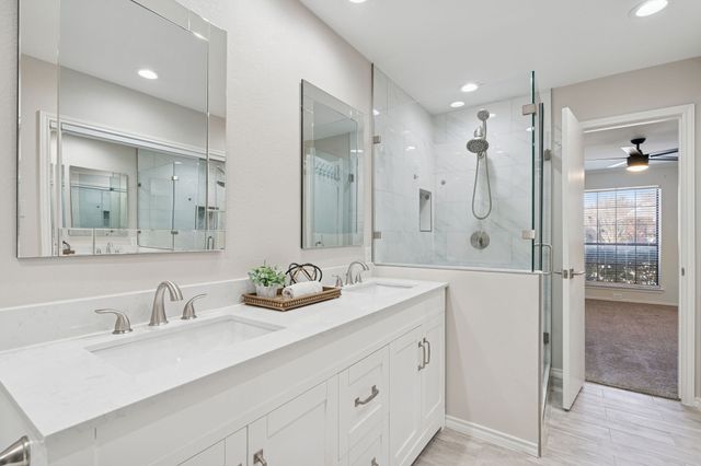 2904 Hunters Point Lane, Carrollton, TX 75007