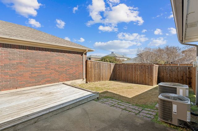 2904 Hunters Point Lane, Carrollton, TX 75007