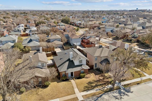 2904 Hunters Point Lane, Carrollton, TX 75007