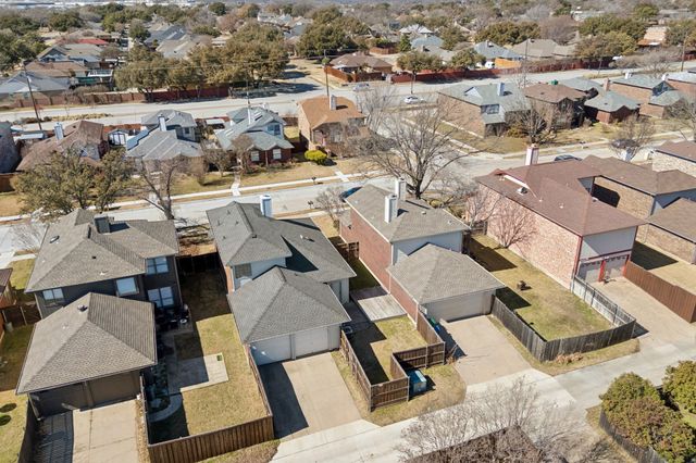 2904 Hunters Point Lane, Carrollton, TX 75007