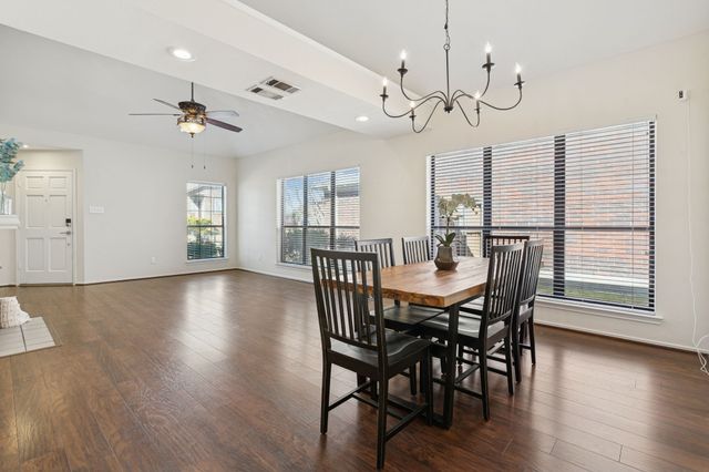 2904 Hunters Point Lane, Carrollton, TX 75007