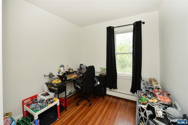 6 May Street, Wallington, NJ 07057