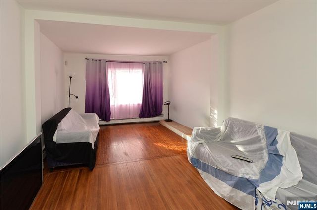 6 May Street, Wallington, NJ 07057