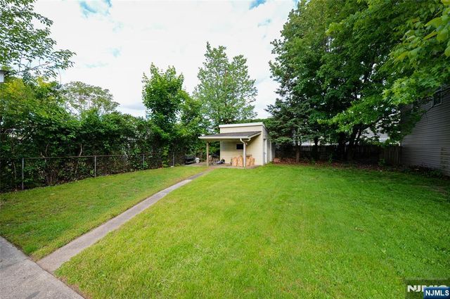 6 May Street, Wallington, NJ 07057