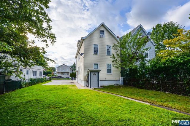 6 May Street, Wallington, NJ 07057