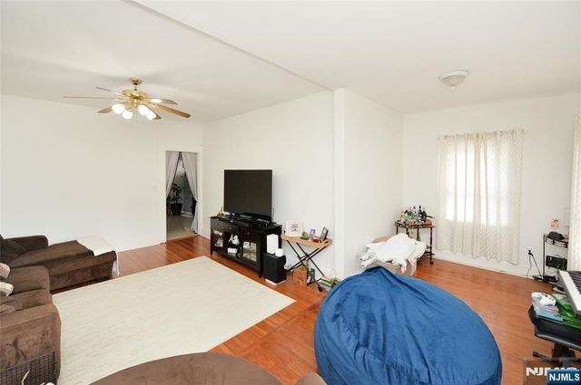 6 May Street, Wallington, NJ 07057