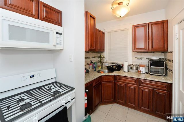 6 May Street, Wallington, NJ 07057