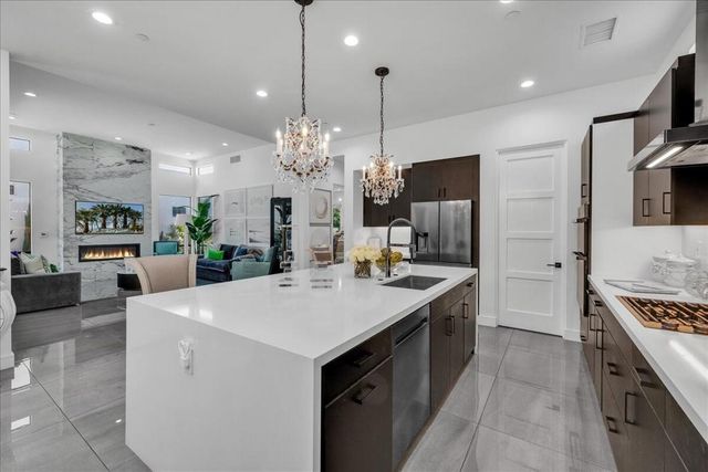 141 Blue Moon Drive, Palm Springs, CA 92262