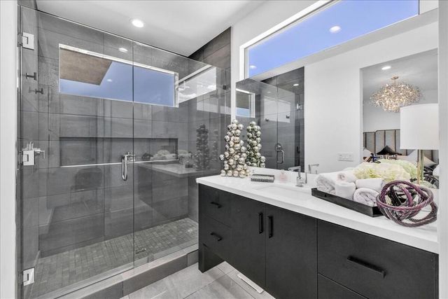 141 Blue Moon Drive, Palm Springs, CA 92262