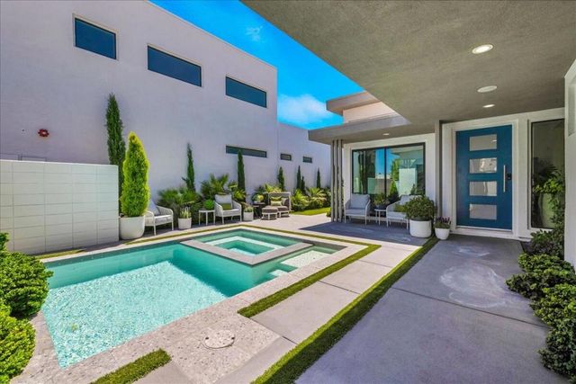 141 Blue Moon Drive, Palm Springs, CA 92262