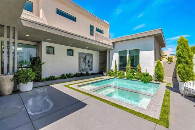 141 Blue Moon Drive, Palm Springs, CA 92262