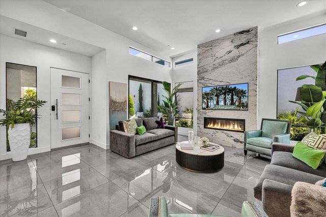 141 Blue Moon Drive, Palm Springs, CA 92262