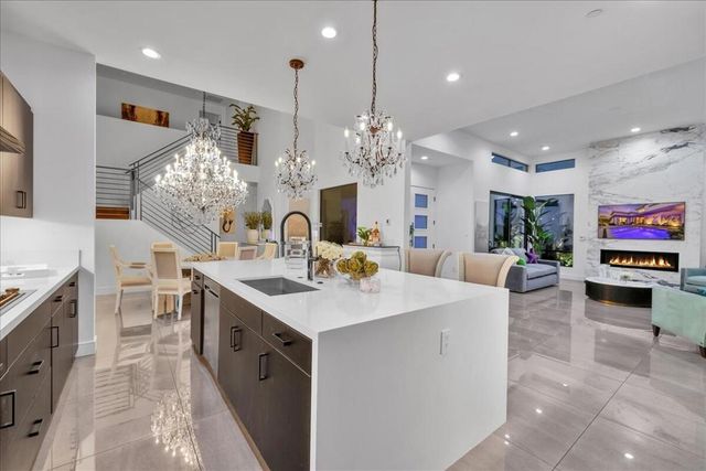 141 Blue Moon Drive, Palm Springs, CA 92262