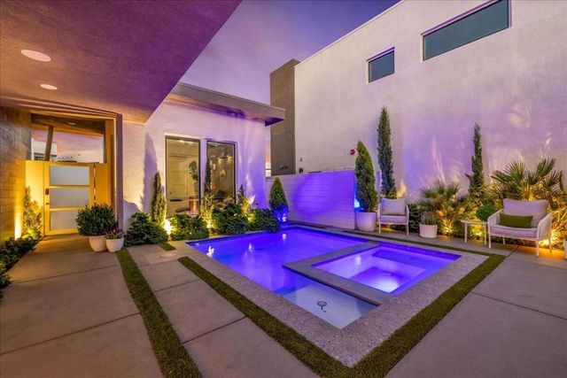 141 Blue Moon Drive, Palm Springs, CA 92262