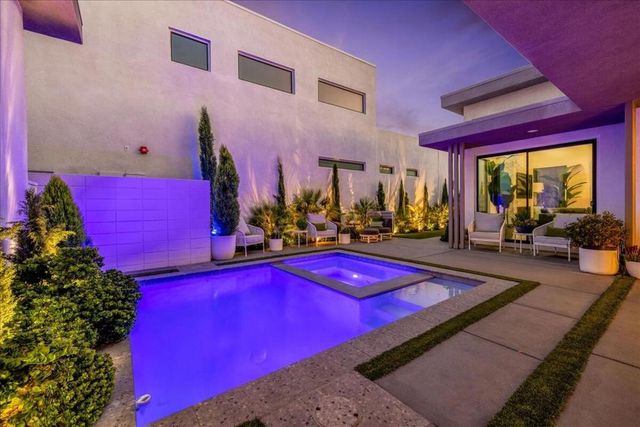 141 Blue Moon Drive, Palm Springs, CA 92262