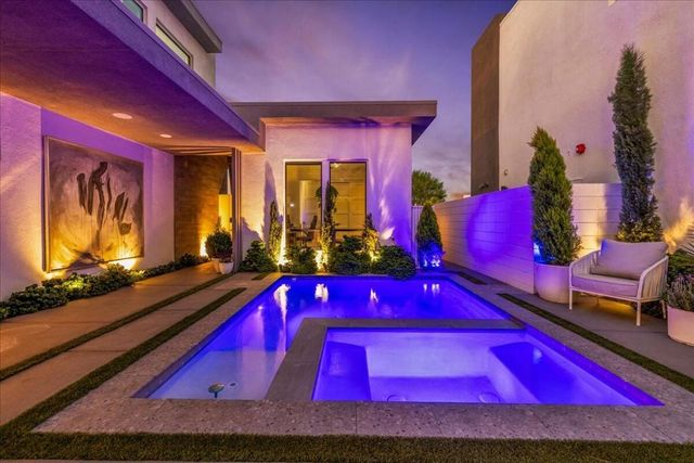 141 Blue Moon Drive, Palm Springs, CA 92262