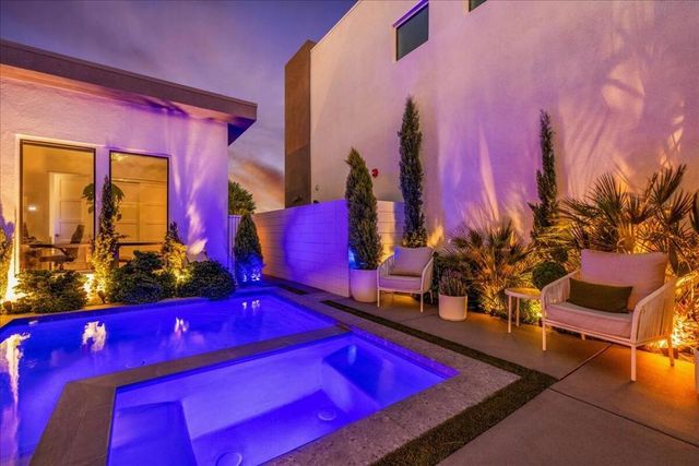 141 Blue Moon Drive, Palm Springs, CA 92262