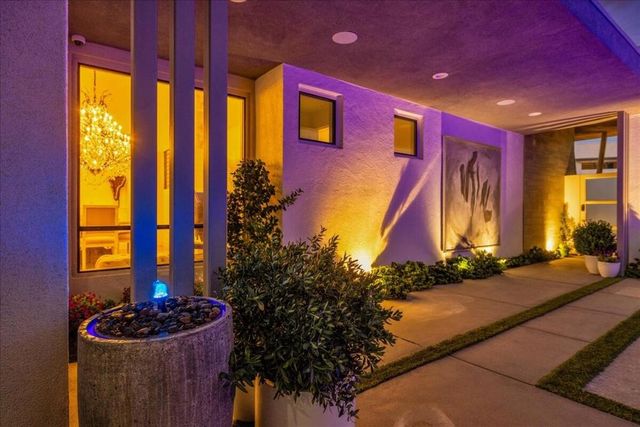 141 Blue Moon Drive, Palm Springs, CA 92262