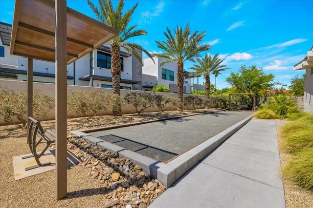 141 Blue Moon Drive, Palm Springs, CA 92262