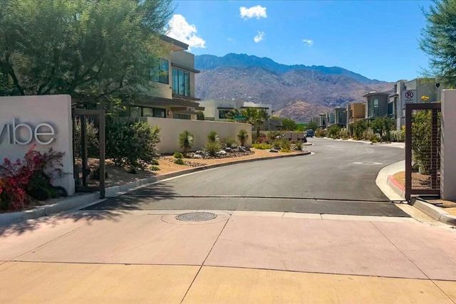 141 Blue Moon Drive, Palm Springs, CA 92262