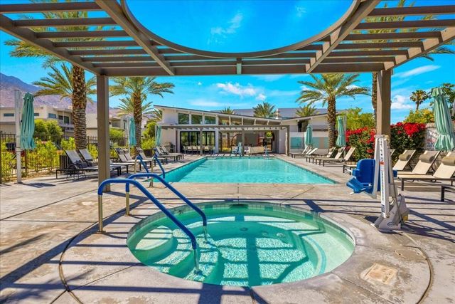 141 Blue Moon Drive, Palm Springs, CA 92262