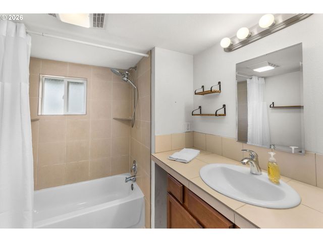 10112 Ne 67TH St, Vancouver, WA 98662