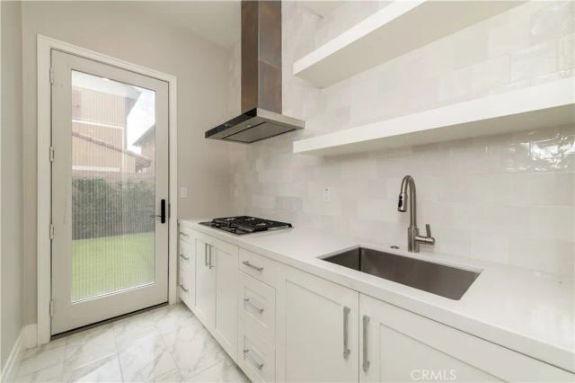 207 Coal Mine, Irvine, CA 92602