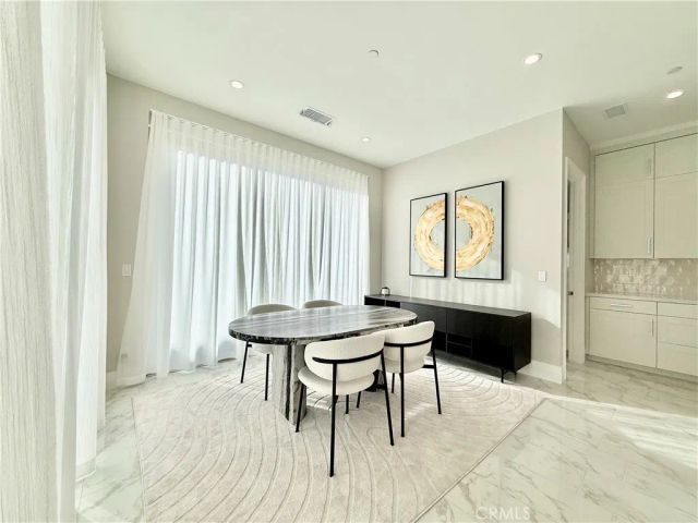207 Coal Mine, Irvine, CA 92602