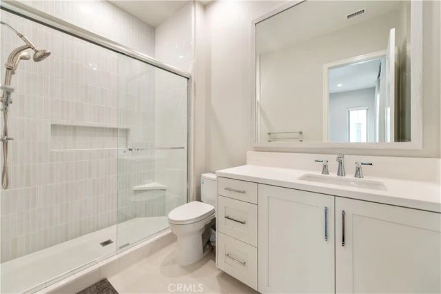 207 Coal Mine, Irvine, CA 92602
