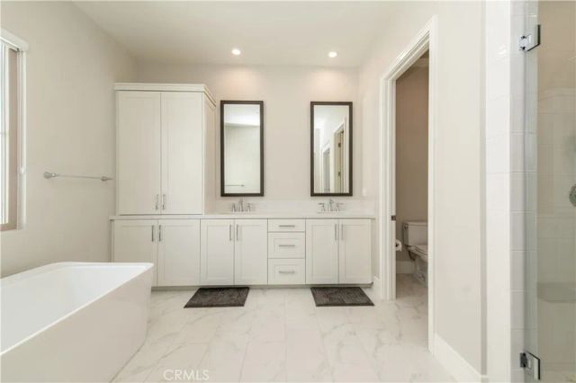 207 Coal Mine, Irvine, CA 92602