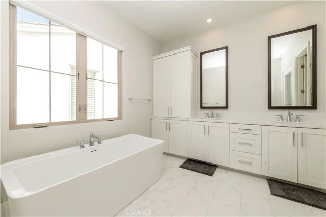 207 Coal Mine, Irvine, CA 92602