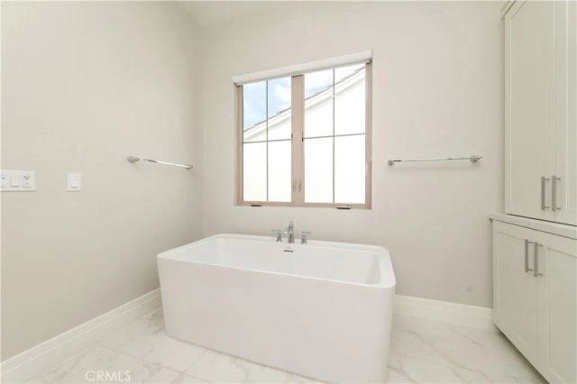 207 Coal Mine, Irvine, CA 92602