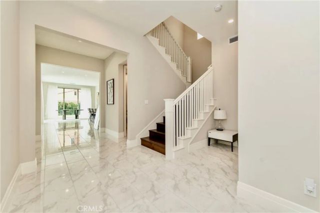 207 Coal Mine, Irvine, CA 92602
