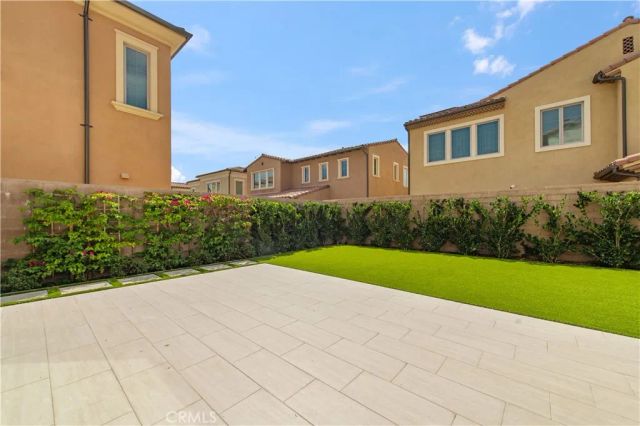 207 Coal Mine, Irvine, CA 92602