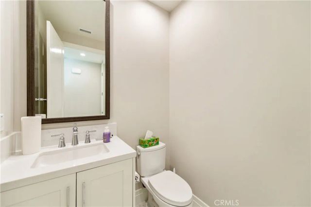 207 Coal Mine, Irvine, CA 92602