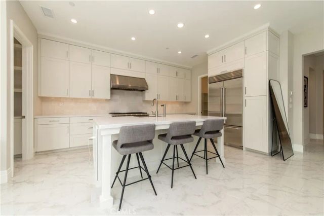 207 Coal Mine, Irvine, CA 92602